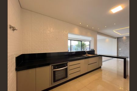 Casa de condomínio para alugar com 246m², 3 quartos e 4 vagasCozinha