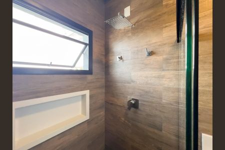 Casa de condomínio para alugar com 246m², 3 quartos e 4 vagasBanheiro da Suíte 1