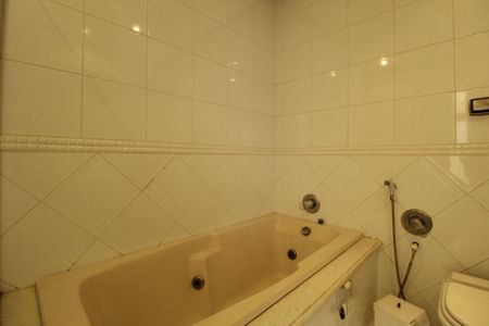 Apartamento para alugar com 85m², 3 quartos e sem vagaBanheiro