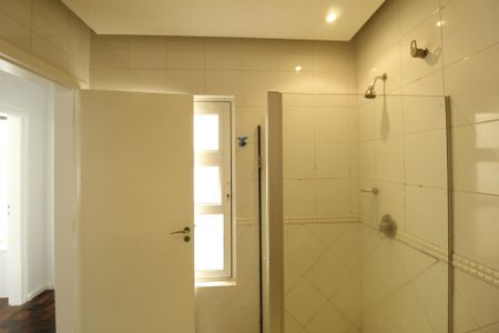 Apartamento para alugar com 85m², 3 quartos e sem vagaBanheiro