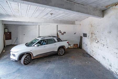 Casa à venda com 300m², 3 quartos e 3 vagas Casa à venda com 300m², 3 quartos e 3 vagasGaragem