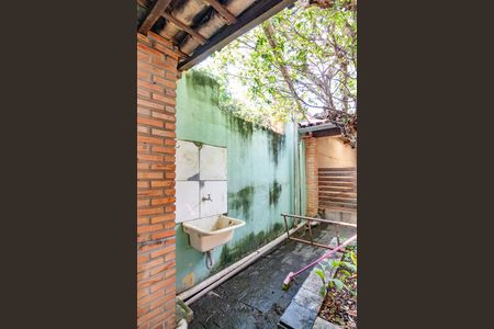 Casa à venda com 300m², 3 quartos e 3 vagas Casa à venda com 300m², 3 quartos e 3 vagasVaranda