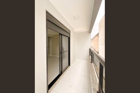 Apartamento para alugar com 100m², 2 quartos e 1 vagaVaranda