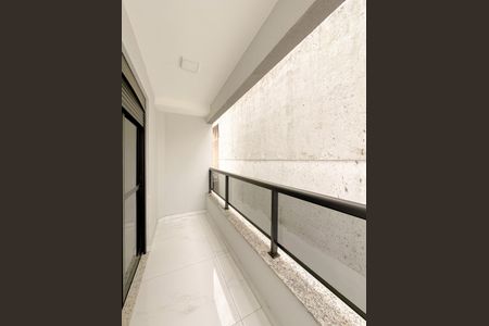 Apartamento para alugar com 100m², 2 quartos e 1 vagaVaranda