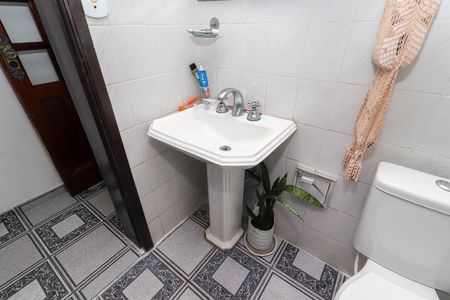 Casa para alugar com 90m², 3 quartos e 2 vagas Casa para alugar com 90m², 3 quartos e 2 vagasBanheiro Social