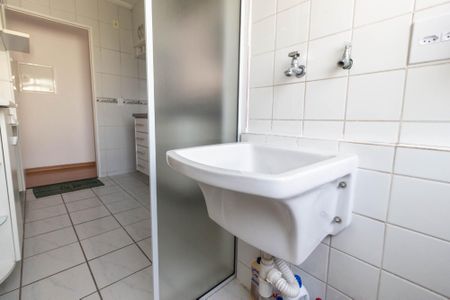 Apartamento para alugar com 65m², 3 quartos e 1 vagaÁrea de serviço