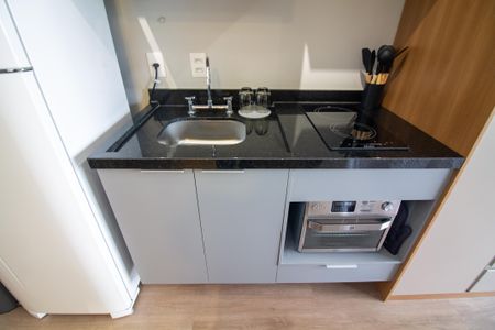 Studio para alugar com 30m², 1 quarto e sem vaga Studio para alugar com 30m², 1 quarto e sem vagaCozinha - Armários