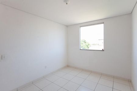 Quarto 2 de apartamento para alugar com 2 quartos, 55m² em Jardim dos Comerciários, Belo Horizonte