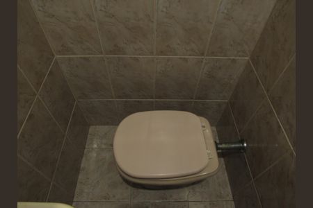 Casa para alugar com 65m², 3 quartos e 2 vagasBanheiro