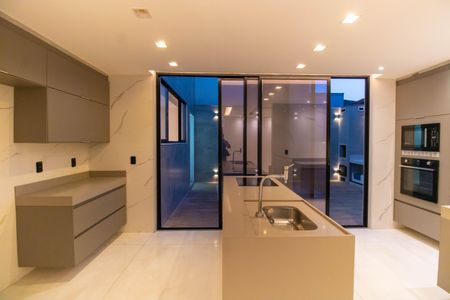 Casa à venda com 244m², 3 quartos e 4 vagas Casa à venda com 244m², 3 quartos e 4 vagasCozinha