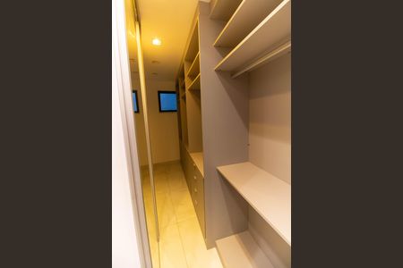 Casa à venda com 244m², 3 quartos e 4 vagas Casa à venda com 244m², 3 quartos e 4 vagasCloset da suíte 1