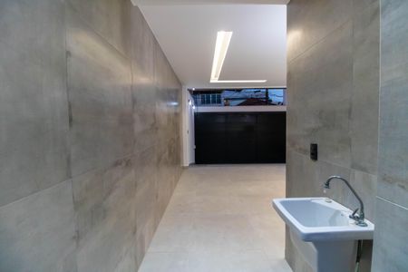 Casa à venda com 244m², 3 quartos e 4 vagas Casa à venda com 244m², 3 quartos e 4 vagasÁrea externa