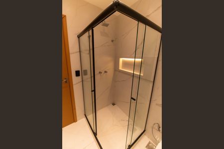 Casa à venda com 244m², 3 quartos e 4 vagas Casa à venda com 244m², 3 quartos e 4 vagasBanheiro da Suíte 1