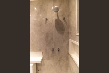 Casa à venda com 244m², 3 quartos e 4 vagas Casa à venda com 244m², 3 quartos e 4 vagasBanheiro da Suíte 2