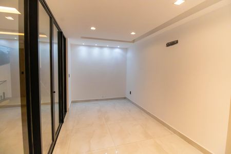 Casa à venda com 244m², 3 quartos e 4 vagas Casa à venda com 244m², 3 quartos e 4 vagasSuíte 2