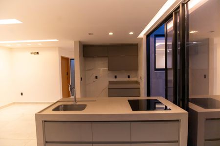 Casa à venda com 244m², 3 quartos e 4 vagas Casa à venda com 244m², 3 quartos e 4 vagasCozinha