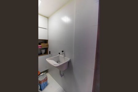 Casa à venda com 244m², 3 quartos e 4 vagas Casa à venda com 244m², 3 quartos e 4 vagasÁrea de Serviço