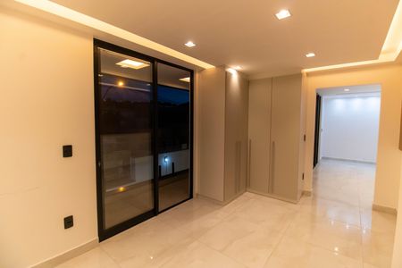 Casa à venda com 244m², 3 quartos e 4 vagas Casa à venda com 244m², 3 quartos e 4 vagasSuíte 2