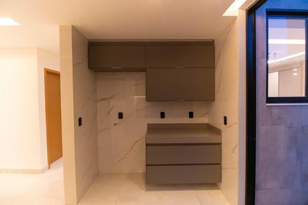 Casa à venda com 244m², 3 quartos e 4 vagas Casa à venda com 244m², 3 quartos e 4 vagasCozinha