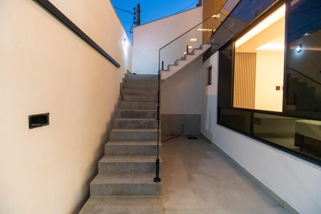 Casa à venda com 244m², 3 quartos e 4 vagas Casa à venda com 244m², 3 quartos e 4 vagasÁrea externa