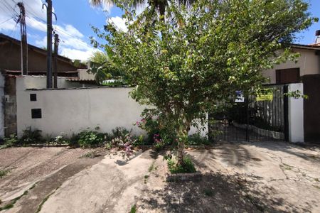 Casa à venda com 350m², 3 quartos e 3 vagasFachada