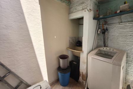 Casa à venda com 350m², 3 quartos e 3 vagasCasa 2 - Área de serviço