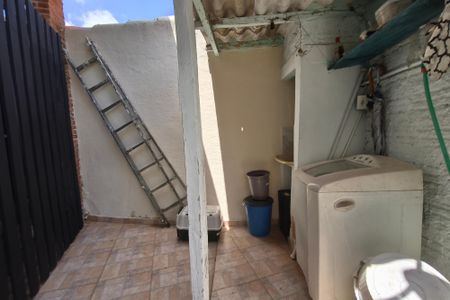 Casa à venda com 350m², 3 quartos e 3 vagasCasa 2 - Área de serviço