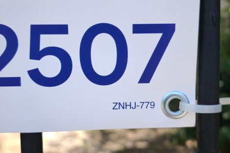 Casa à venda com 350m², 3 quartos e 3 vagasPLACA INSTALADA NA FACHADA 