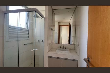 Apartamento à venda com 51m², 1 quarto e 2 vagasBanheiro 