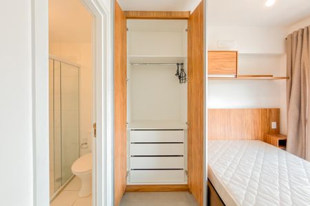 Studio à venda com 28m², 1 quarto e sem vagaArmários