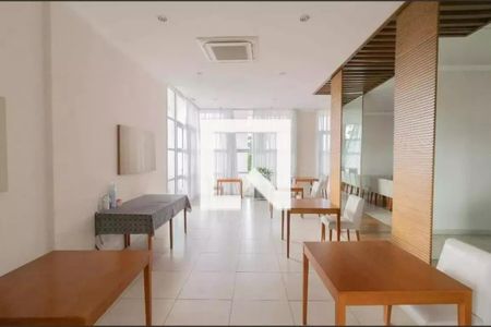 Apartamento à venda com 121m², 3 quartos e 2 vagas Apartamento à venda com 121m², 3 quartos e 2 vagasÁrea comum - Salão de festas