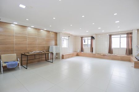 Apartamento para alugar com 43m², 2 quartos e 1 vaga Apartamento para alugar com 43m², 2 quartos e 1 vagaÁrea comum - Salão de festas