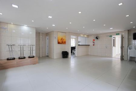 Apartamento para alugar com 43m², 2 quartos e 1 vaga Apartamento para alugar com 43m², 2 quartos e 1 vagaÁrea comum - Salão de festas