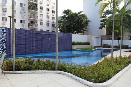 Apartamento à venda com 64m², 2 quartos e 1 vagaÁrea comum - Piscina