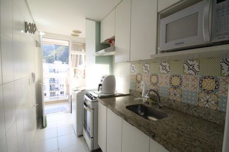 Apartamento à venda com 64m², 2 quartos e 1 vagaCozinha