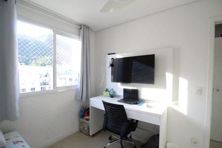 Quarto de apartamento à venda com 2 quartos, 64m² em Camorim, Rio de Janeiro