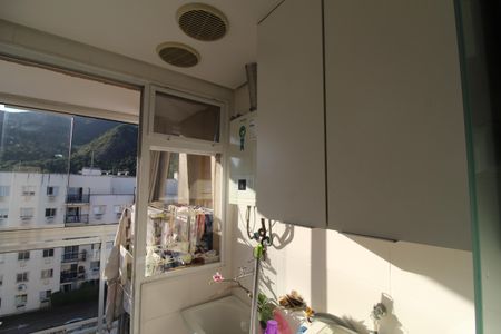 Apartamento à venda com 64m², 2 quartos e 1 vagaÁrea de serviço