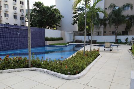 Apartamento à venda com 64m², 2 quartos e 1 vagaÁrea comum - Piscina