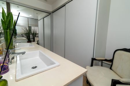 Apartamento para alugar com 150m², 2 quartos e 2 vagas Apartamento para alugar com 150m², 2 quartos e 2 vagasBanheiro da Suíte 2