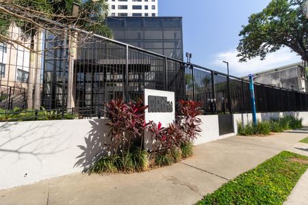 Apartamento para alugar com 150m², 2 quartos e 2 vagas Apartamento para alugar com 150m², 2 quartos e 2 vagasFachada e Portaria