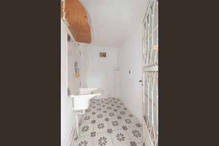 Casa para alugar com 100m², 2 quartos e sem vagaÁrea de Serviço