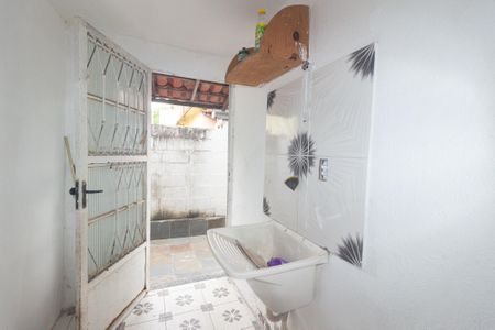 Casa para alugar com 100m², 2 quartos e sem vagaÁrea de Serviço