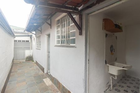 Casa para alugar com 100m², 2 quartos e sem vagaÁrea de Serviço