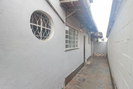 Casa para alugar com 100m², 2 quartos e sem vagaVaranda