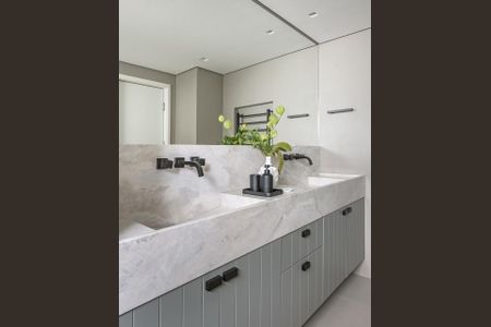 Apartamento à venda com 171m², 3 quartos e 3 vagasBanheiro da Suíte 1