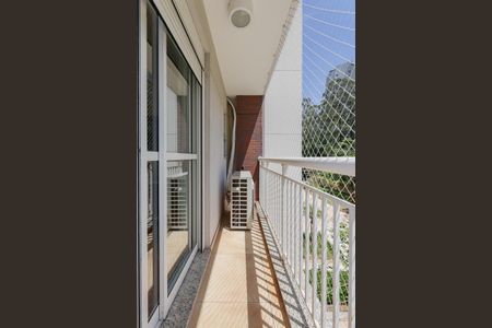 Apartamento à venda com 171m², 3 quartos e 3 vagasVaranda da Suíte 1