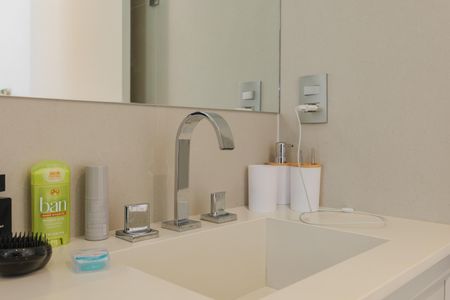 Apartamento à venda com 171m², 3 quartos e 3 vagasBanheiro da Suíte 2