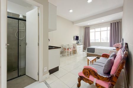 Studio para alugar com 25m², 1 quarto e sem vaga Studio para alugar com 25m², 1 quarto e sem vagaBanheiro Social