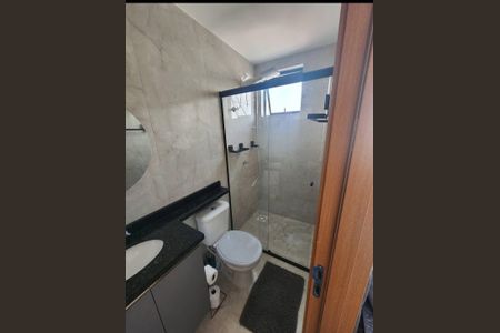 Banheiro Social de kitnet/studio para alugar com 1 quarto, 23m² em Jardim Botânico, Curitiba