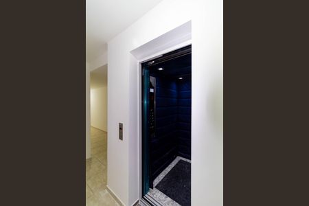 Apartamento para alugar com 45m², 2 quartos e 1 vaga Apartamento para alugar com 45m², 2 quartos e 1 vagaElevador